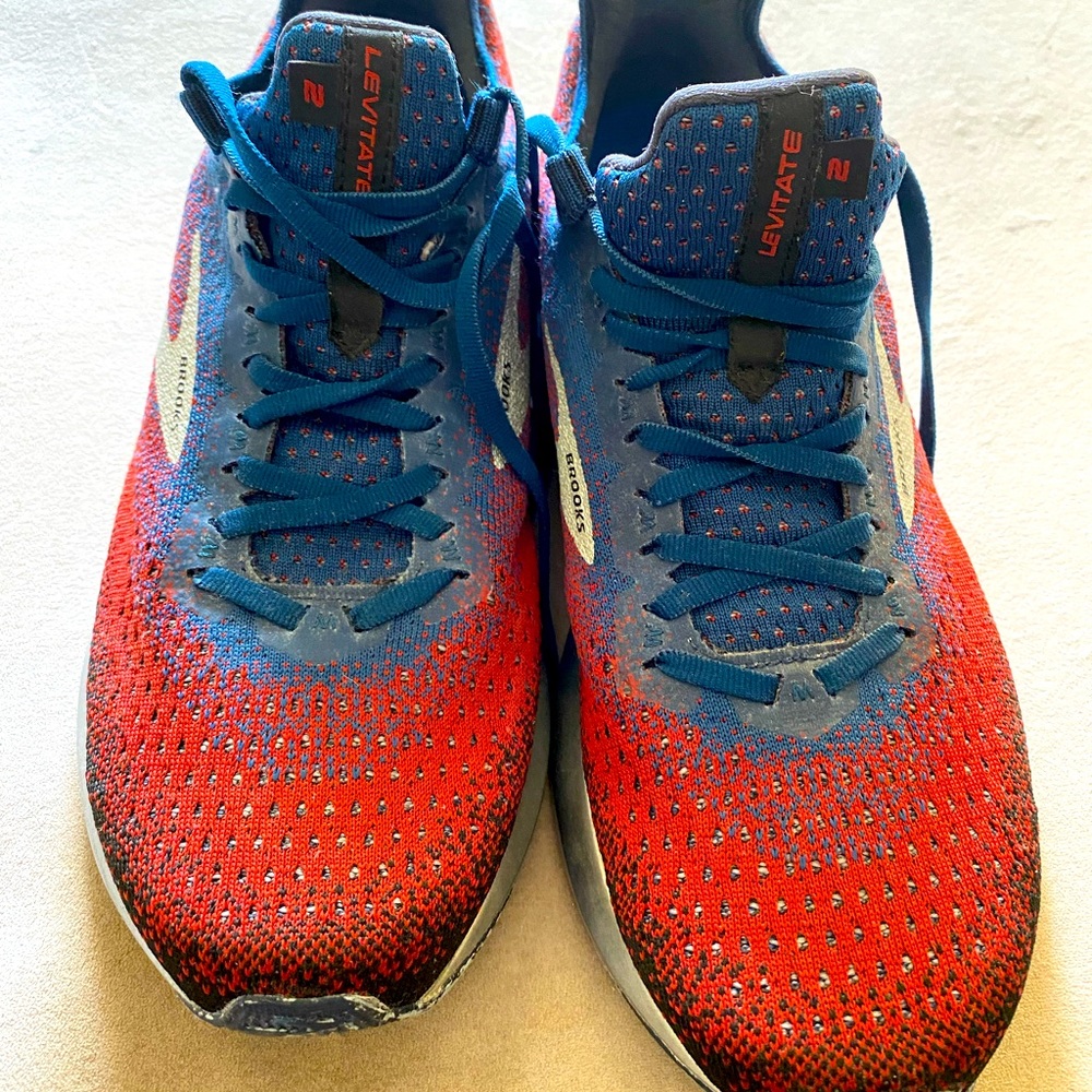 Men’s Brooks Levitate 2 DNA AMP Size 10.5